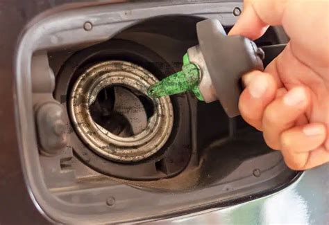 11 Shocking Reasons Why Overfilling Your Gas Tank Is a。